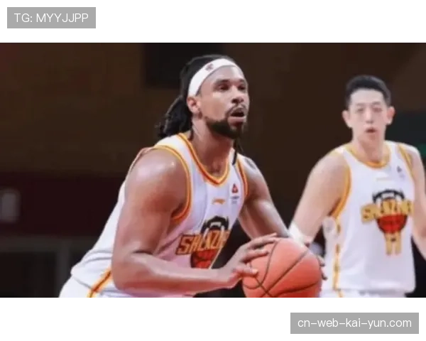 萨林杰扮演广东内线定海神针 33岁老将专注卡位与篮板控制